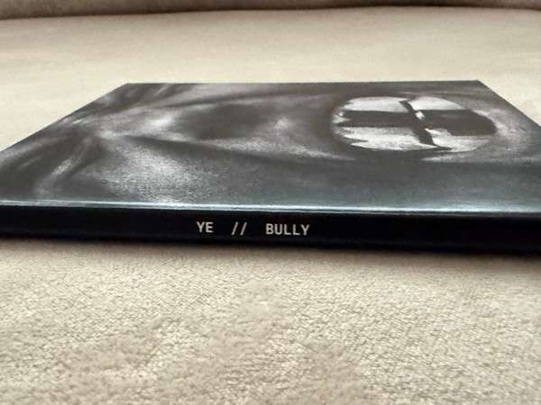 Ye (2) : Bully (CD, Album, Dig)